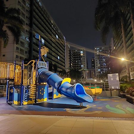 Sea Residences Moa Jaylord Place Manila Bagian luar foto