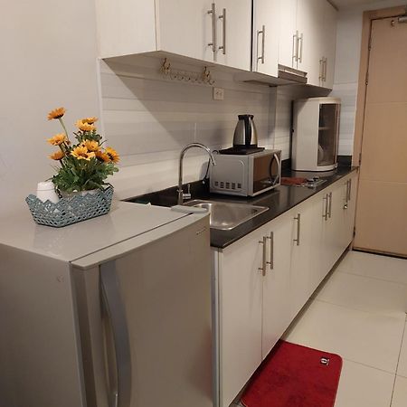 Sea Residences Moa Jaylord Place Manila Bagian luar foto