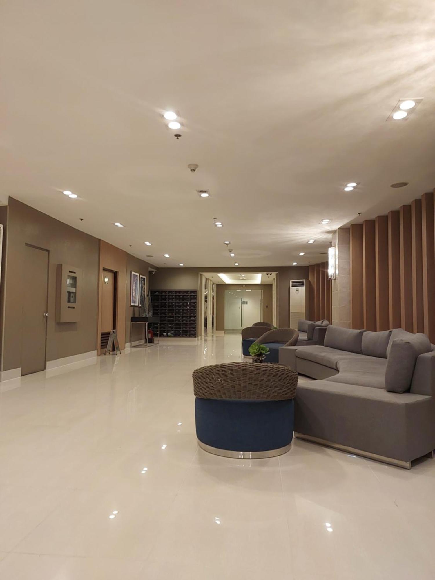 Sea Residences Moa Jaylord Place Manila Bagian luar foto