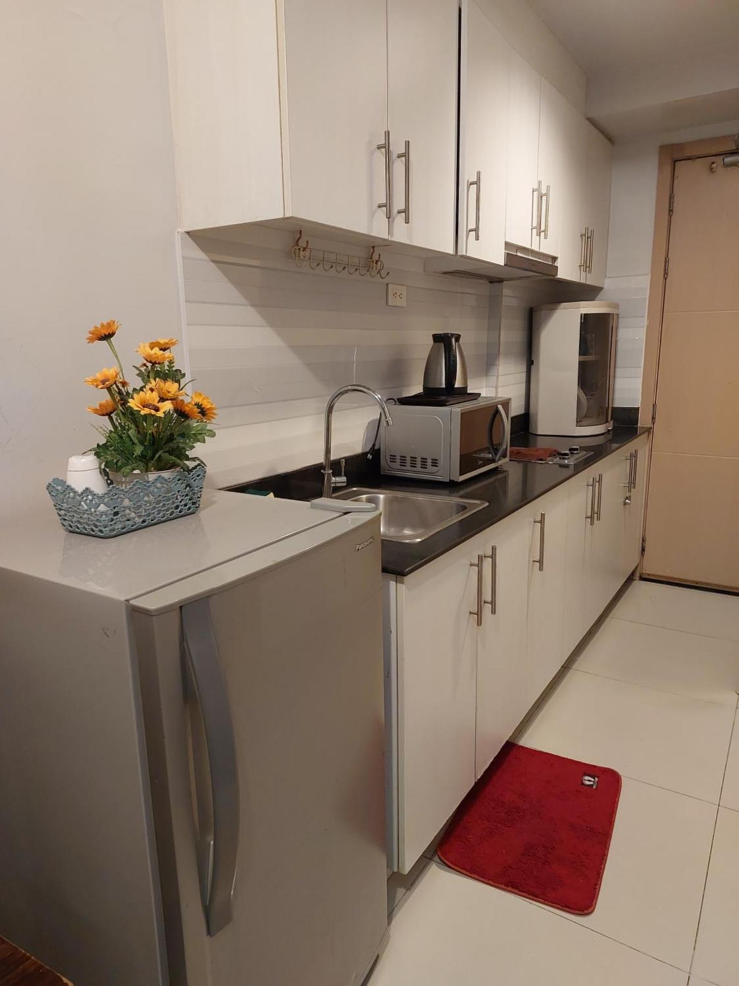 Sea Residences Moa Jaylord Place Manila Bagian luar foto
