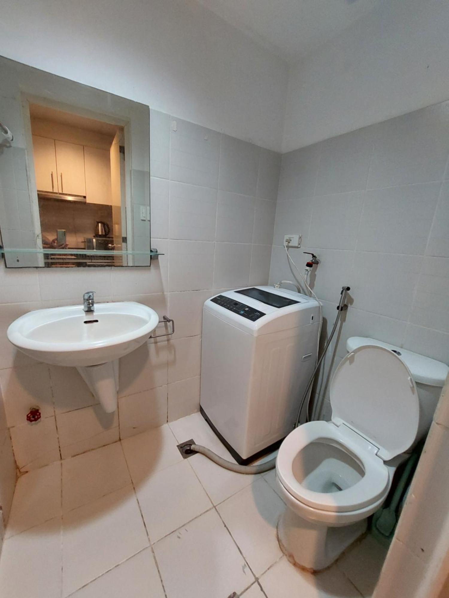Sea Residences Moa Jaylord Place Manila Bagian luar foto