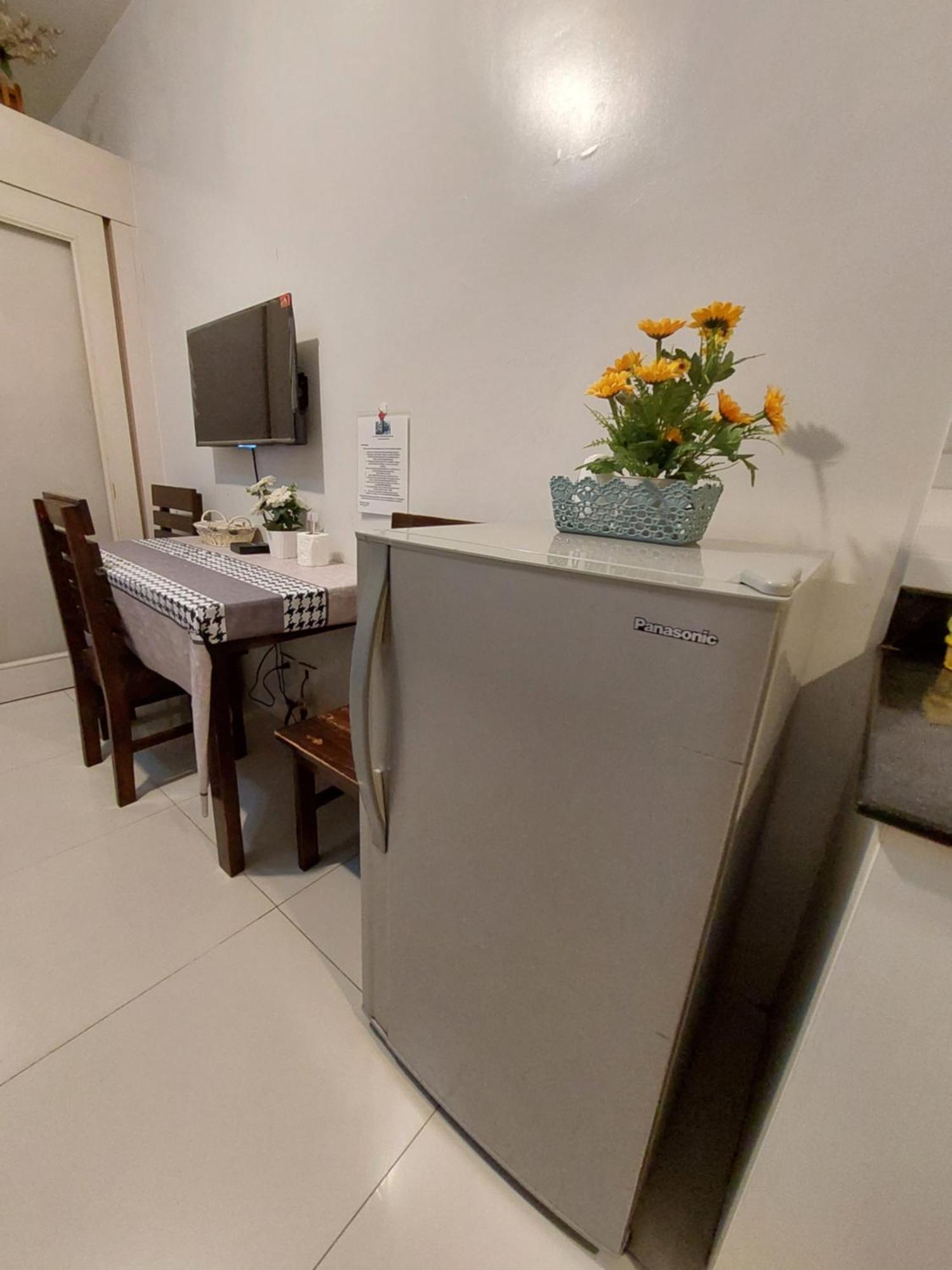 Sea Residences Moa Jaylord Place Manila Bagian luar foto